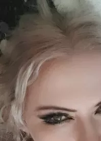 �����