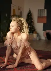 �����