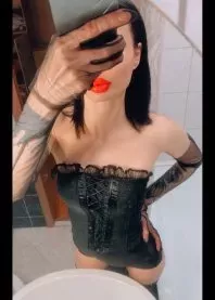 �����