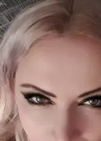 ����� ����