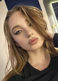 �����