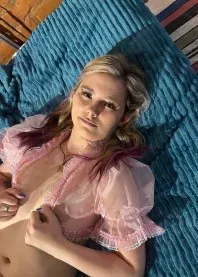 �����