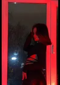 �����