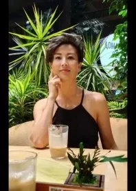 �����
