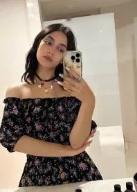 �����