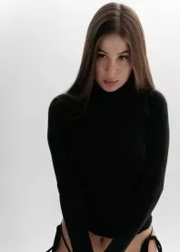 �����