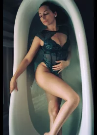 �����