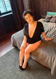 �����