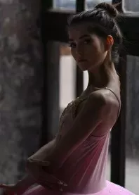 �����
