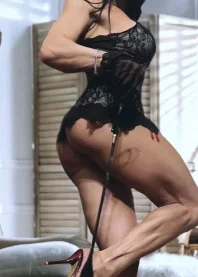  Mistress Crista