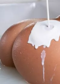 �����