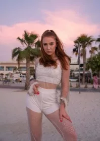 �����