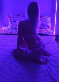 �����