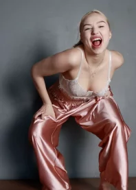 🍓�������  !  