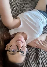 �����