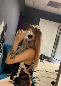 �����