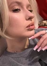 ������🫦
