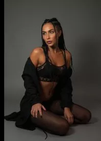 �����