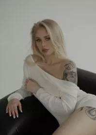 ����������