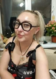 �����