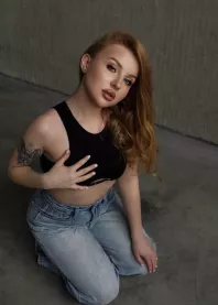 �����