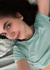 �����