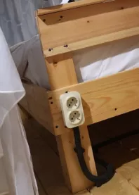 �����