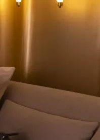 �����