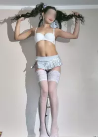 �����