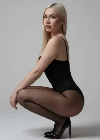 �����