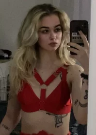 �����