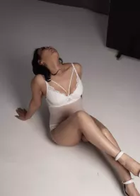 �����