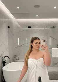 �����