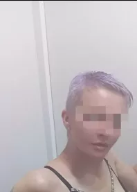 �����