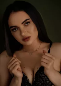 �����