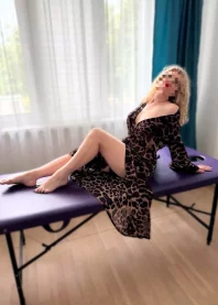 �����