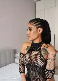 �����