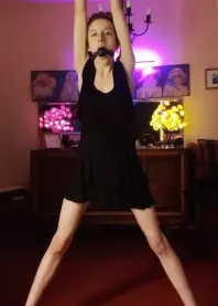 �����