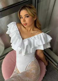 �����