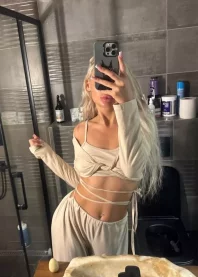 �����