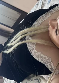 �����