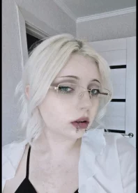 �����