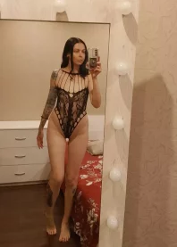 �����