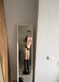 �����