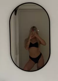 �����