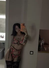�����