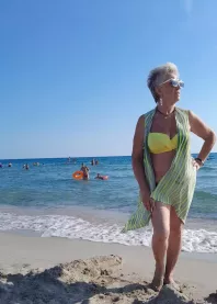 �����