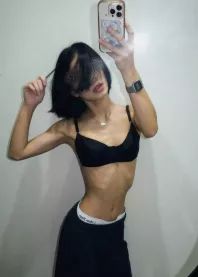 �����
