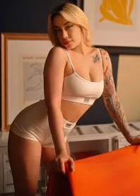 �����