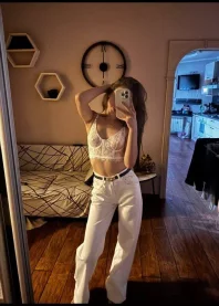 �����